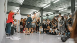 Mise en scène du design graphique lors de l'exposition Bonnefrite & Paul Cox au festival. 