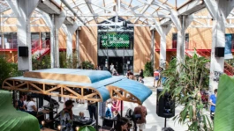 Signalétique cohérente reprenant l'écriture singulière au feutre dans les espaces des Halles. 