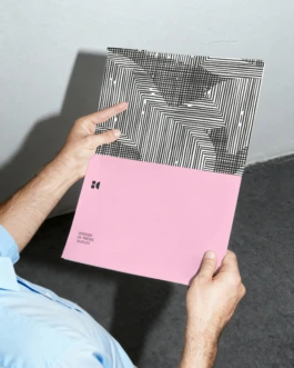 Déclinaison de du système visuel design tiers-lieu sur des supports de communication imprimés et inclusifs Halles de la Cartoucherie 