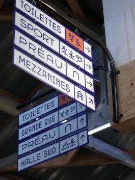 Système de pictogrammes et grille de composition permettant d'unifier les multiples usages du lieu. 