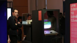 Vue de la scénographie de l'exposition Morfosonic 