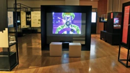 Vue de la scénographie de l'exposition Morfosonic 